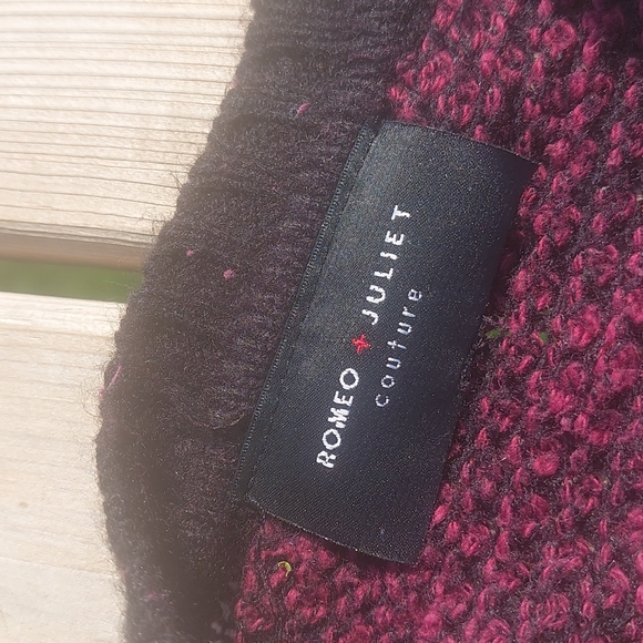 Sweater - Picture 4 of 9